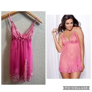 NWOT Frederick's of Hollywood Fuchsia Lace Chemise